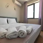 Apartament By The River 2 *