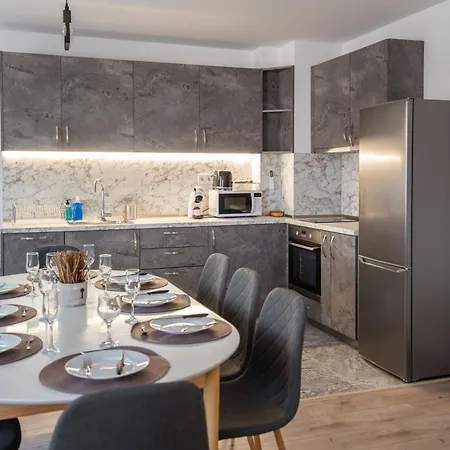 Apartment By The River 2 *
