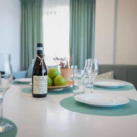 Apartament By The River 2 *