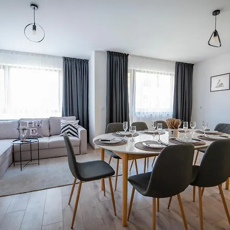 Lejlighed By The River 2