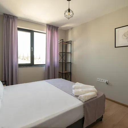 Apartment By The River 2 *
