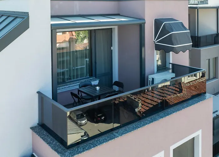 By The River 2 Lejlighed *