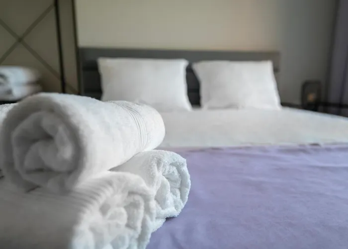 Lejlighed By The River 2 *